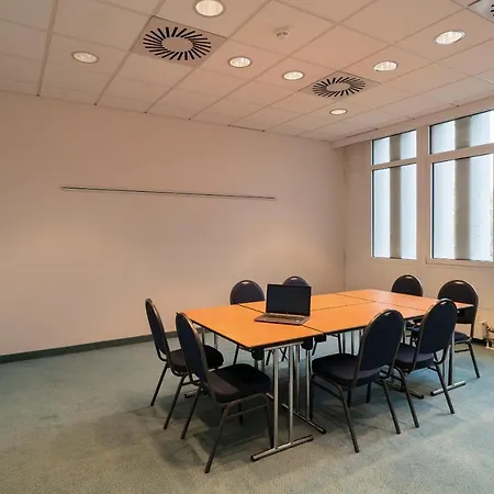Seminaris Aparthotel 4*